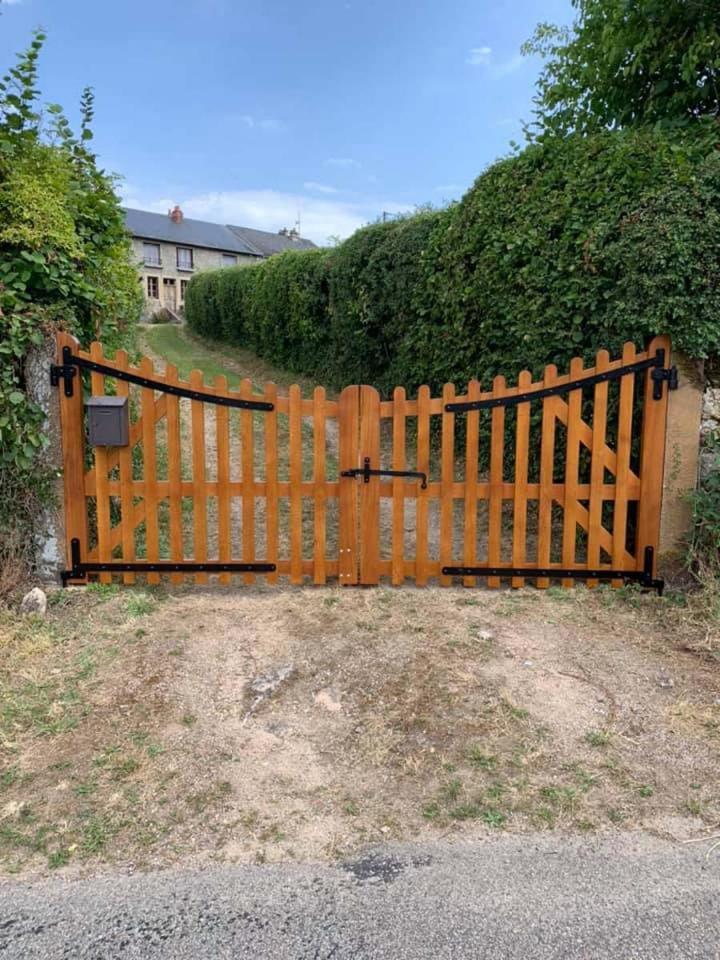 Fabrication menuiseries en bois Moulins-Engilbert