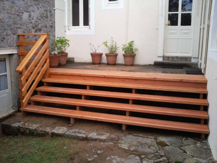 Fabrication meubles en bois, Moulins-Engilbert