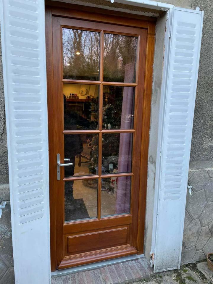 Fabrication meubles en bois, Moulins-Engilbert