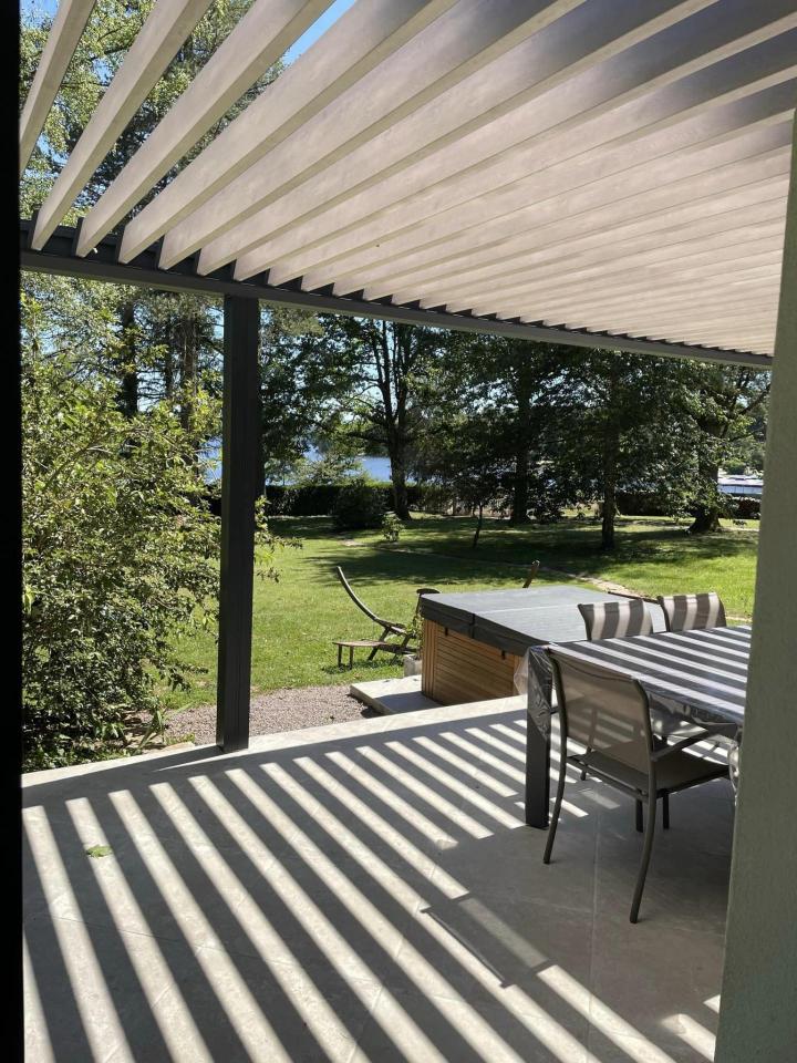 Fabrication meubles en bois, Moulins-Engilbert