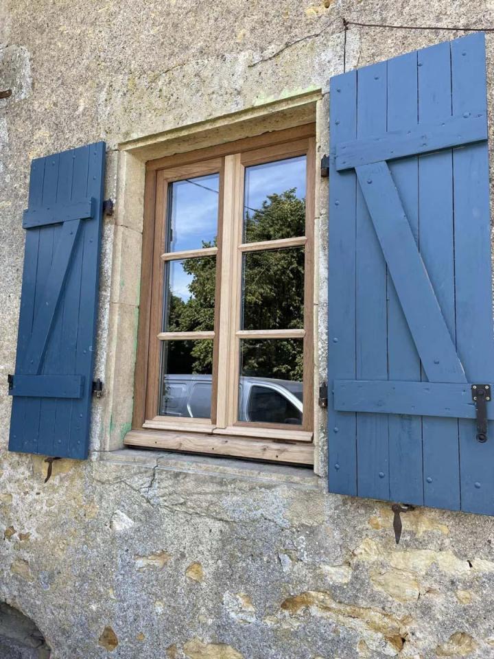 Fabrication meubles en bois, Moulins-Engilbert