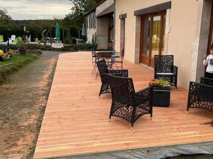 Fabrication meubles en bois, Moulins-Engilbert