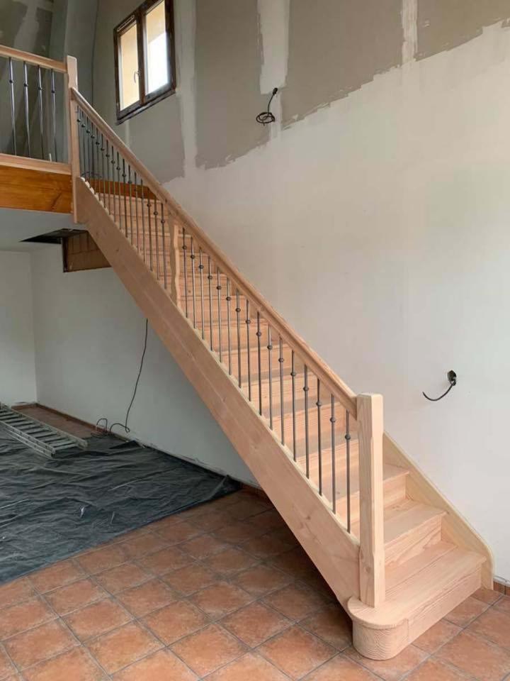 Menuiserie en bois, Moulins-Engilbert