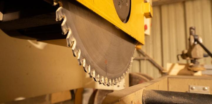 Fabrication menuiseries en bois Moulins-Engilbert