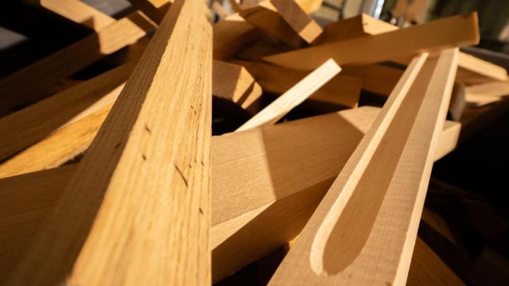 Fabrication menuiseries en bois Moulins-Engilbert