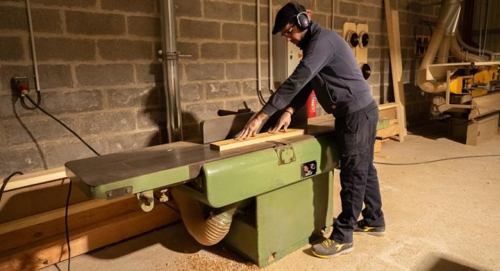 Fabrication menuiseries en bois Moulins-Engilbert